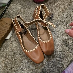 Brown Leather Women's Shoes with Cream Trim